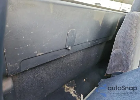 1999 Chevrolet Silverado C1500 z USA, uszkodzony, nr VIN 1GCEC14T6XE100849